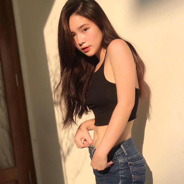 So vòng eo thon của các nữ sinh 2K nổi tiếng, ai là người đẹp nhất? - 22 So vòng eo thon của các nữ sinh 2K nổi tiếng, ai là người đẹp nhất? - 22