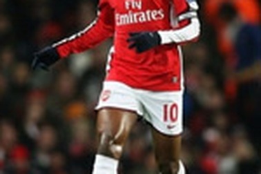 Gallas, xin lỗi hay mất 10 triệu bảng?