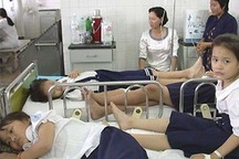Hàng trăm học sinh nhập viện vì ngộ độc thực phẩm 