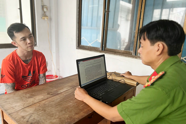 Nam thanh niên tưới xăng đốt người phụ nữ 49 tuổi ở An Giang