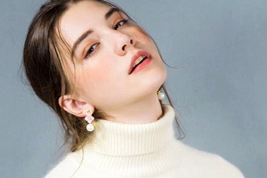 Người mẫu 14 tuổi đột tử sau show diễn kéo dài… 13 tiếng