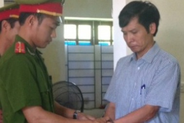 Bắt tạm giam nguyên Trưởng ban rừng phòng hộ Cẩm Xuyên