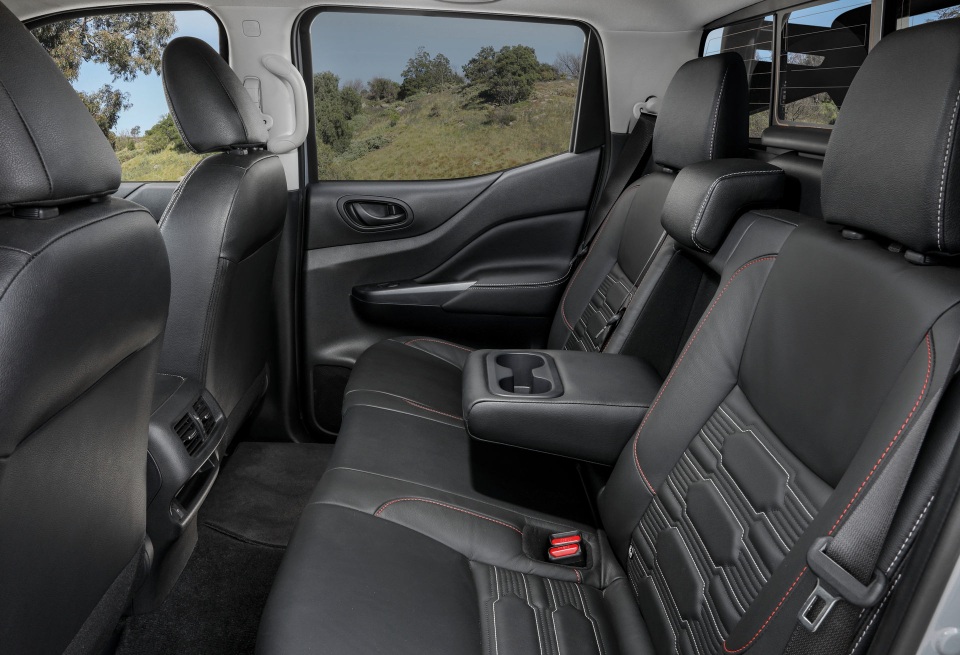 Nissan Navara 2021 xuất kích, sẵn sàng đấu với Ford Ranger - 54 Nissan Navara 2021 xuất kích, sẵn sàng đấu với Ford Ranger - 54