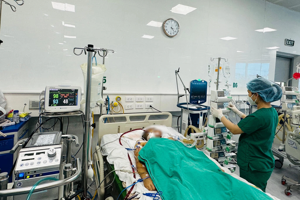 Cảnh báo: Người trẻ trắng phổi, phải thở máy vì cúm - 1 Cảnh báo: Người trẻ trắng phổi, phải thở máy vì cúm - 1