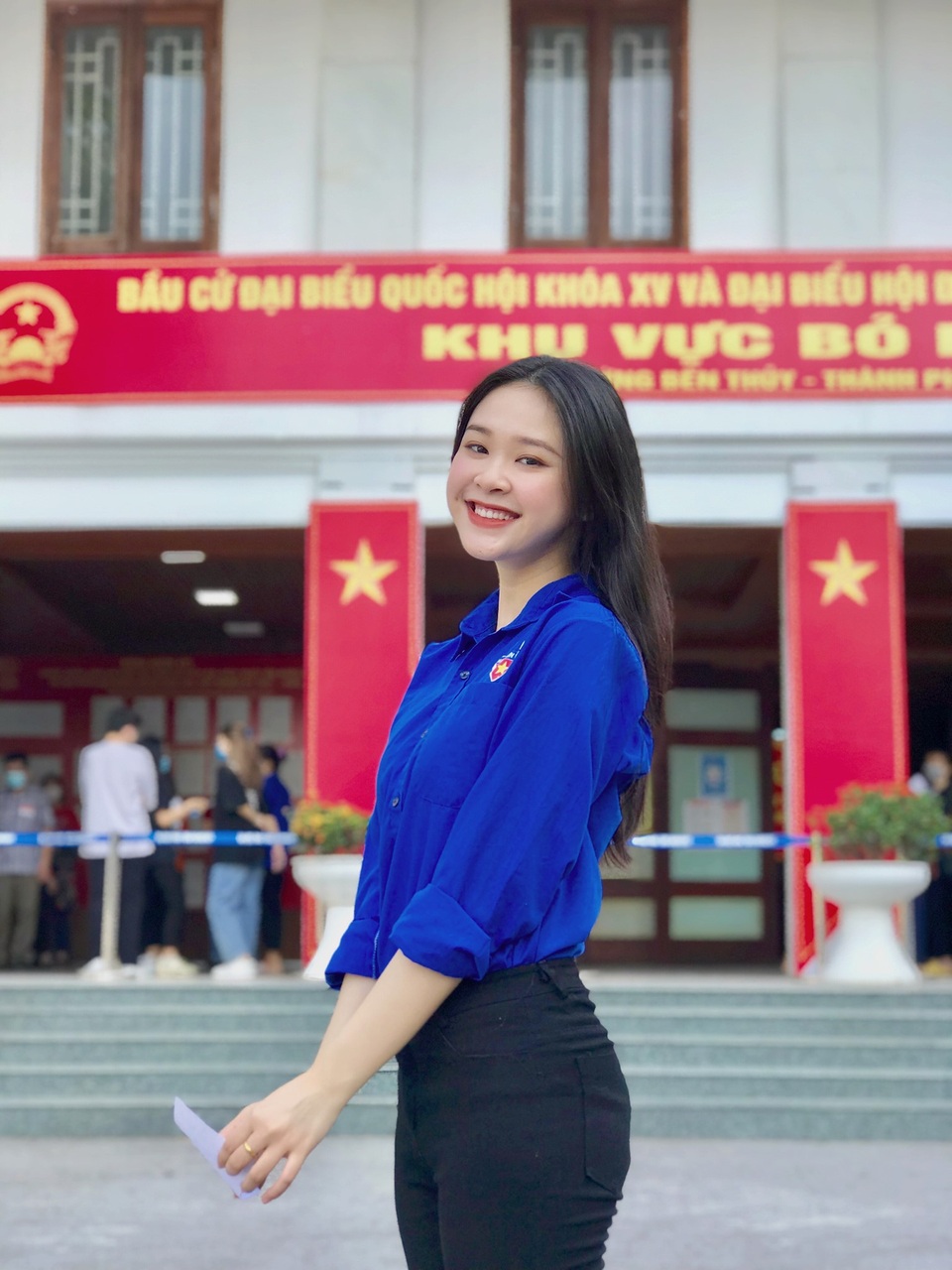 Á khôi Sinh viên Việt Nam tươi xinh trong màu áo Đoàn khi đi bầu cử - 1 Á khôi Sinh viên Việt Nam tươi xinh trong màu áo Đoàn khi đi bầu cử - 1