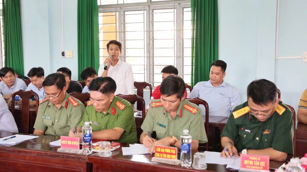 Những trưởng thôn trẻ nhất thế giới: Tuổi 20 chọn nghề đặc biệt - 3 Những trưởng thôn trẻ nhất thế giới: Tuổi 20 chọn nghề đặc biệt - 3