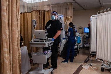 Số người chết vì Covid-19 lên kỷ lục, Mỹ ra quy định nhập cảnh mới