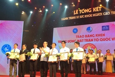 Dược phẩm Nhất Nhất đạt kỷ lục VN “Hành trình vì sức khỏe người cao tuổi”