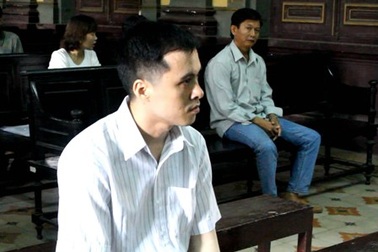 Sát hại bạn cùng phòng vì nghi bị quan hệ đồng giới