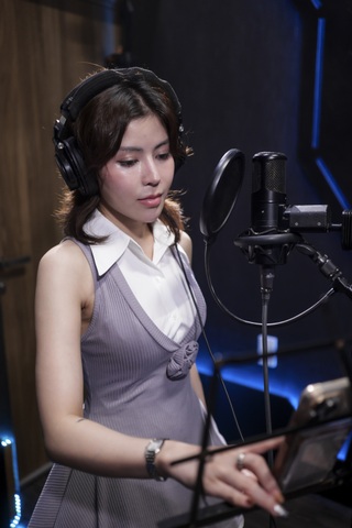 Trần Ngọc Ánh: Quán quân Giọng hát Việt từng "ở ẩn", lột xác tuổi 29 - 3