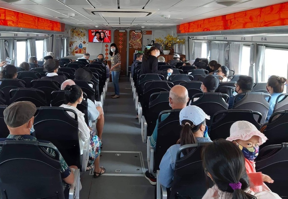 Chốt kiểm soát phát hiện, cách ly khách nghi nhiễm corona tại Tân Sơn Nhất - 16 Chốt kiểm soát phát hiện, cách ly khách nghi nhiễm corona tại Tân Sơn Nhất - 16