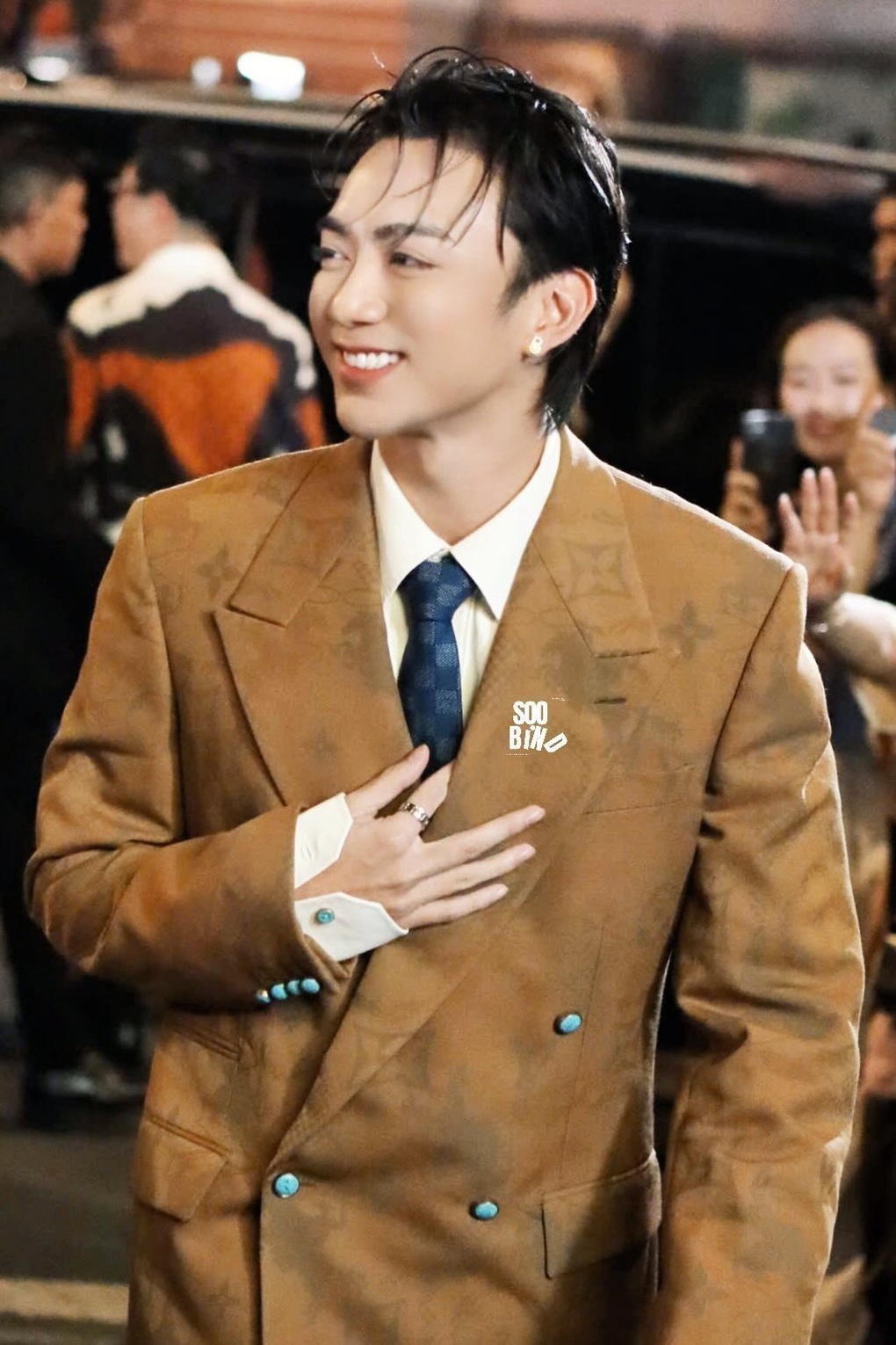 SOOBIN gây sốt với vẻ điển trai, phong cách thời trang cuốn hút - 1 SOOBIN gây sốt với vẻ điển trai, phong cách thời trang cuốn hút - 1