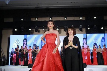 Mãn nhãn với 40 bộ sưu tập của nhà thiết kế Tuyết Lê