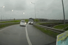 "Truy tìm" thông tin chiếc xe tải đi ngược chiều lên đường cao tốc