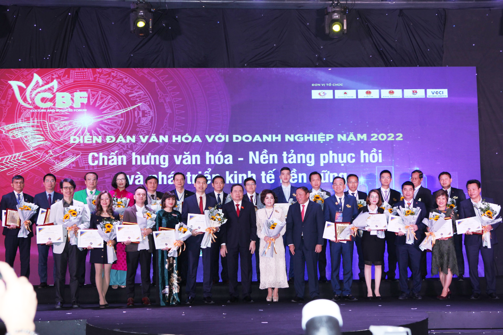 Hòa Bình Group nhận giải Doanh nghiệp chuẩn văn hóa kinh doanh Việt Nam - 3 Hòa Bình Group nhận giải Doanh nghiệp chuẩn văn hóa kinh doanh Việt Nam - 3