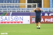 HLV Park đau đầu với bài toán tiền vệ ở buổi tập của đội tuyển Việt Nam