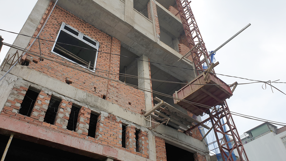 Sập giàn giáo, 3 công nhân rơi từ độ cao 7m - 2 Sập giàn giáo, 3 công nhân rơi từ độ cao 7m - 2