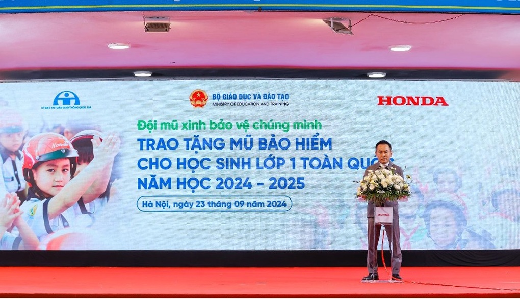 Honda Việt Nam khởi động chương trình trao mũ bảo hiểm cho học sinh lớp một năm học 2024 - 2025