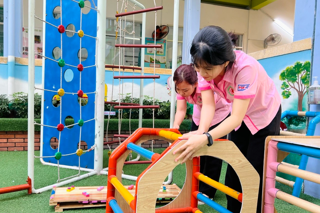 Sợ mình thành ác mẫu, cô giáo trẻ bỏ việc sau vài ngày đứng lớp - 3