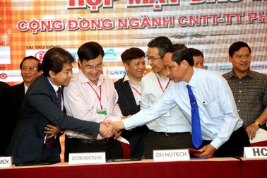 Tiếp tục cổ vũ và hỗ trợ cộng đồng khởi nghiệp trong năm 2018