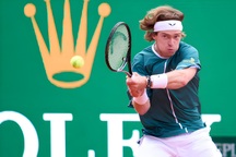 Sinner đi tiếp, đương kim vô địch Rublev chia tay Monte Carlo