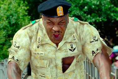 Mike Tyson khiến Elly Trần sợ tái mặt trong phim quay ở Việt Nam