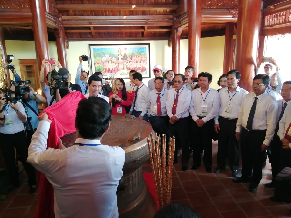 Khánh thành Đền thờ Lạc Long Quân và Tượng Mẹ tại Mũi Cà Mau - 5 Khánh thành Đền thờ Lạc Long Quân và Tượng Mẹ tại Mũi Cà Mau - 5