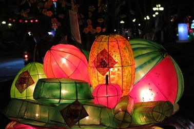 Ngắm đèn lồng Hội An lung linh đêm giao thừa