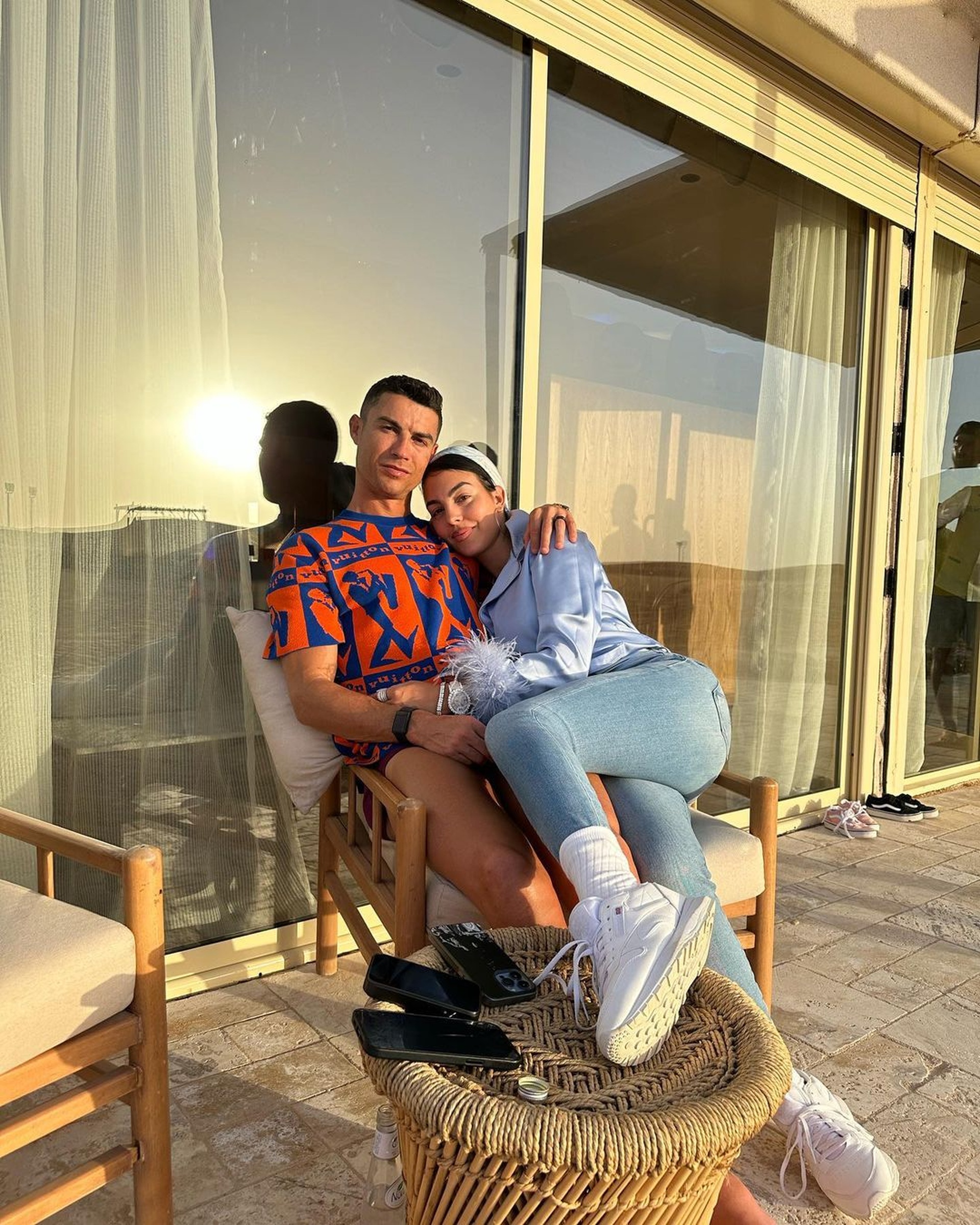 Vợ của Ronaldo: Từ nhân viên bán hàng tới bà xã cầu thủ sở hữu 1 tỷ USD - 9 Vợ của Ronaldo: Từ nhân viên bán hàng tới bà xã cầu thủ sở hữu 1 tỷ USD - 9