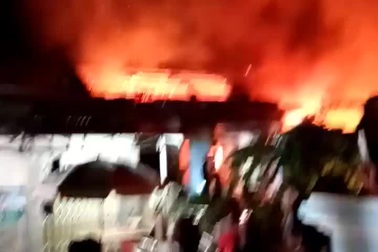 Hỏa hoạn thiêu rụi tiệm tạp hóa chứa đầy hàng tết