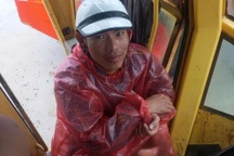 14 công nhân bị cô lập trong lũ cầu cứu khi không còn gì để ăn