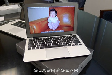 Đập hộp MacBook Air 2010 màn hình 11,6 inch