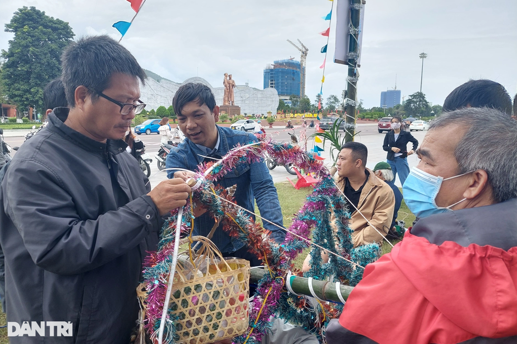 Tái hiện tục dựng cây nêu đón Tết của người dân đất võ Bình Định - 4 Tái hiện tục dựng cây nêu đón Tết của người dân đất võ Bình Định - 4