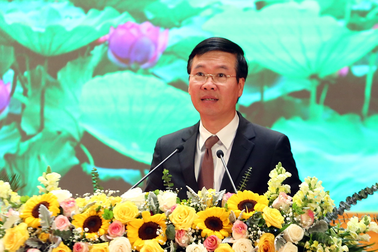 Bộ Chính trị khuyến khích cán bộ bị kỷ luật tự nguyện từ chức