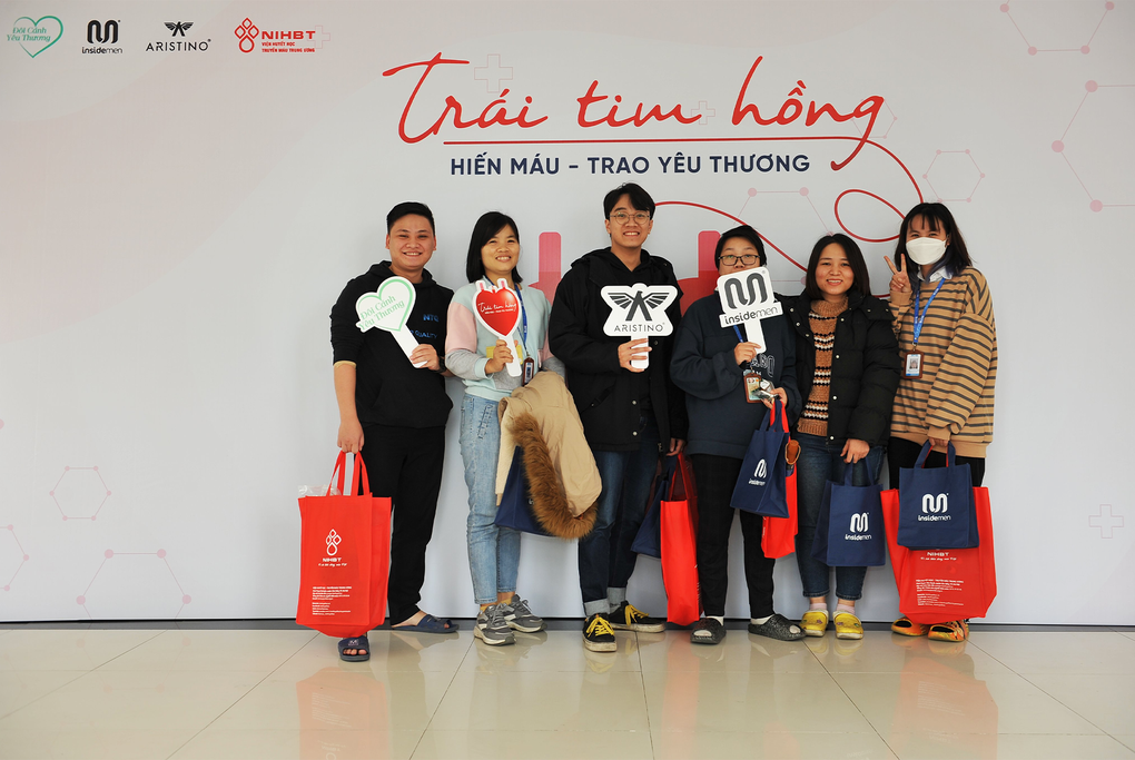 Hàng trăm người tham gia chương trình hiến máu do Insidemen phát động - 3 Hàng trăm người tham gia chương trình hiến máu do Insidemen phát động - 3