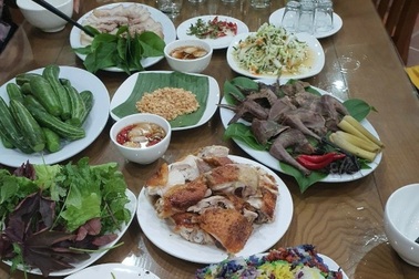 Đừng lạm dụng danh nghĩa từ thiện!