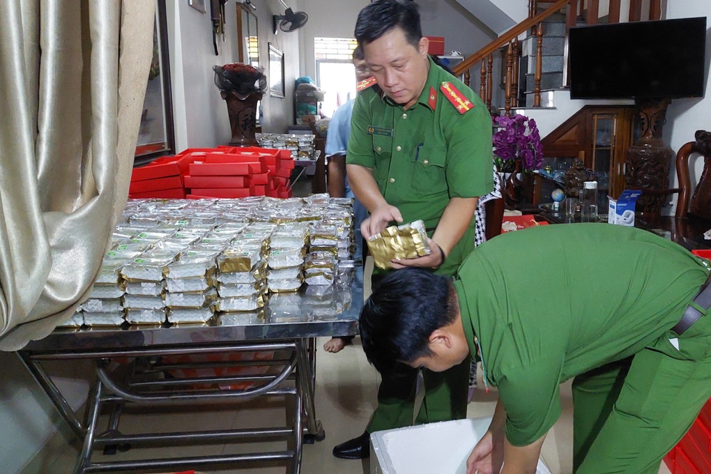 Đà Nẵng thu giữ lô bánh trung thu đến từ tương lai - 1 Đà Nẵng thu giữ lô bánh trung thu đến từ tương lai - 1