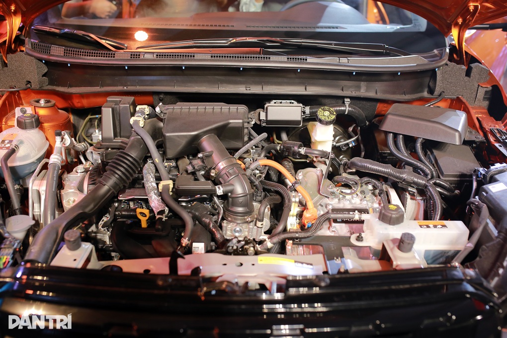 Nissan Kicks ăn chỉ 2,2 lít xăng cho 100 km đi phố, giá từ 789 triệu đồng - 3 Nissan Kicks ăn chỉ 2,2 lít xăng cho 100 km đi phố, giá từ 789 triệu đồng - 3