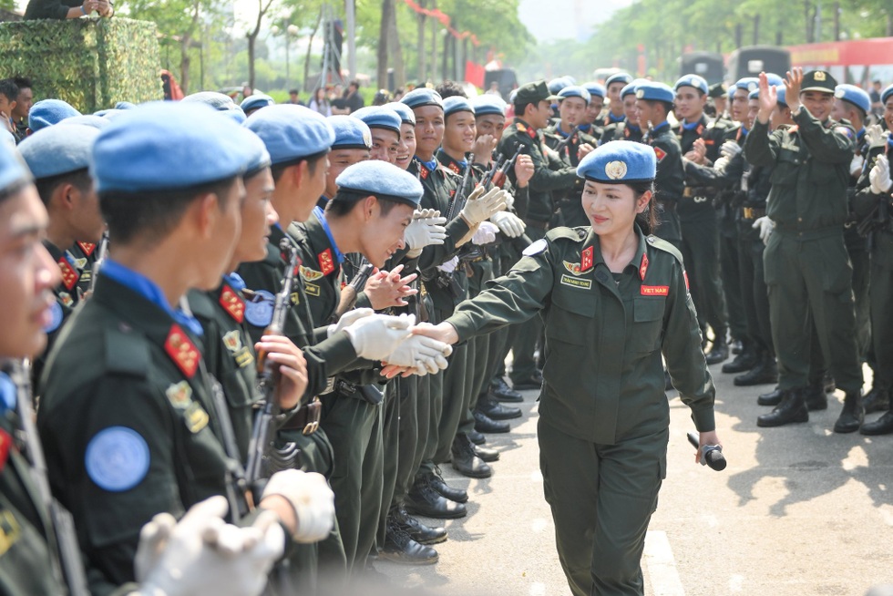 Chân dung "phù thủy remix" 20 tuổi đứng sau sự bùng nổ của hit 6 tỷ view