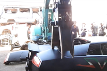 Đài Loan nghiền nát siêu xe vi phạm