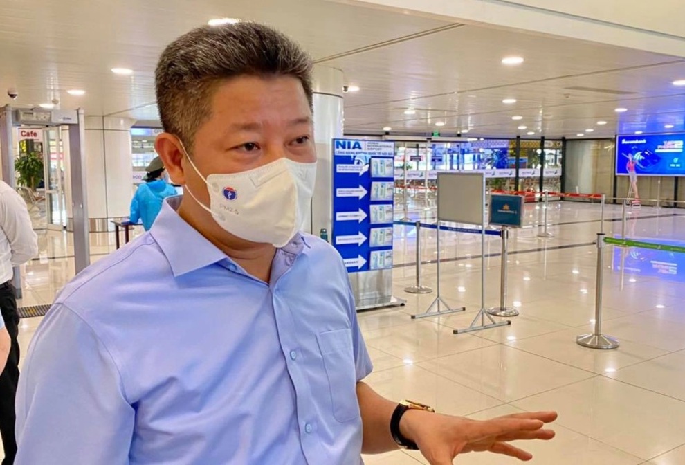 Phó Chủ tịch Hà Nội nói lý do treo biển trước nhà người về từ TPHCM - 1 Phó Chủ tịch Hà Nội nói lý do treo biển trước nhà người về từ TPHCM - 1