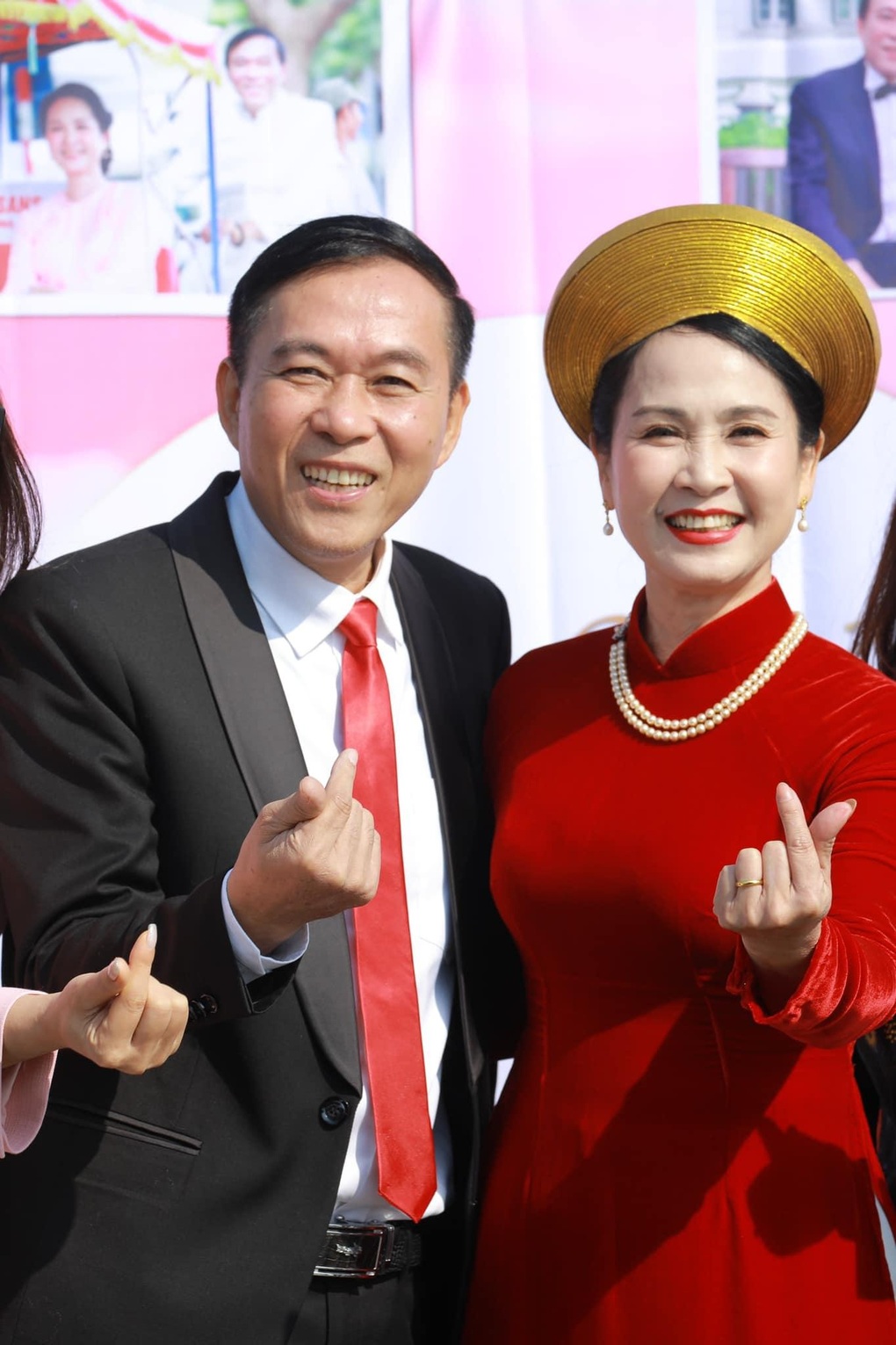 Vợ chồng nghệ sĩ Lan Hương, Đỗ Kỷ tái hiện đám cưới năm 1987 trên du thuyền - 1 Vợ chồng nghệ sĩ Lan Hương, Đỗ Kỷ tái hiện đám cưới năm 1987 trên du thuyền - 1