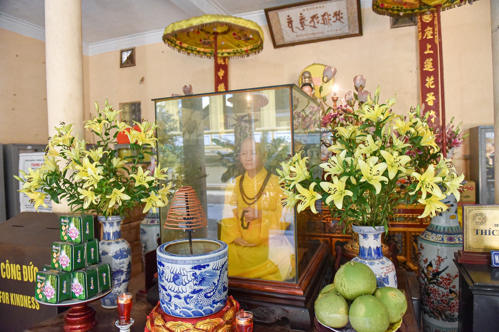 Bức tượng giống “người thật”, từng bị đòi xem hộ chiếu ở ngôi chùa 600 tuổi - 14 Bức tượng giống “người thật”, từng bị đòi xem hộ chiếu ở ngôi chùa 600 tuổi - 14