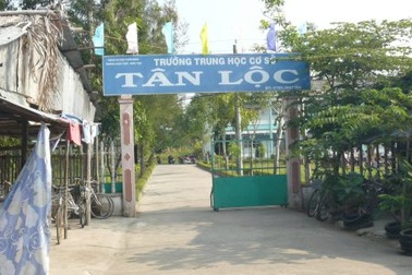 Mâu thuẫn vì yêu, một thanh niên bị đâm chết trong trường học  