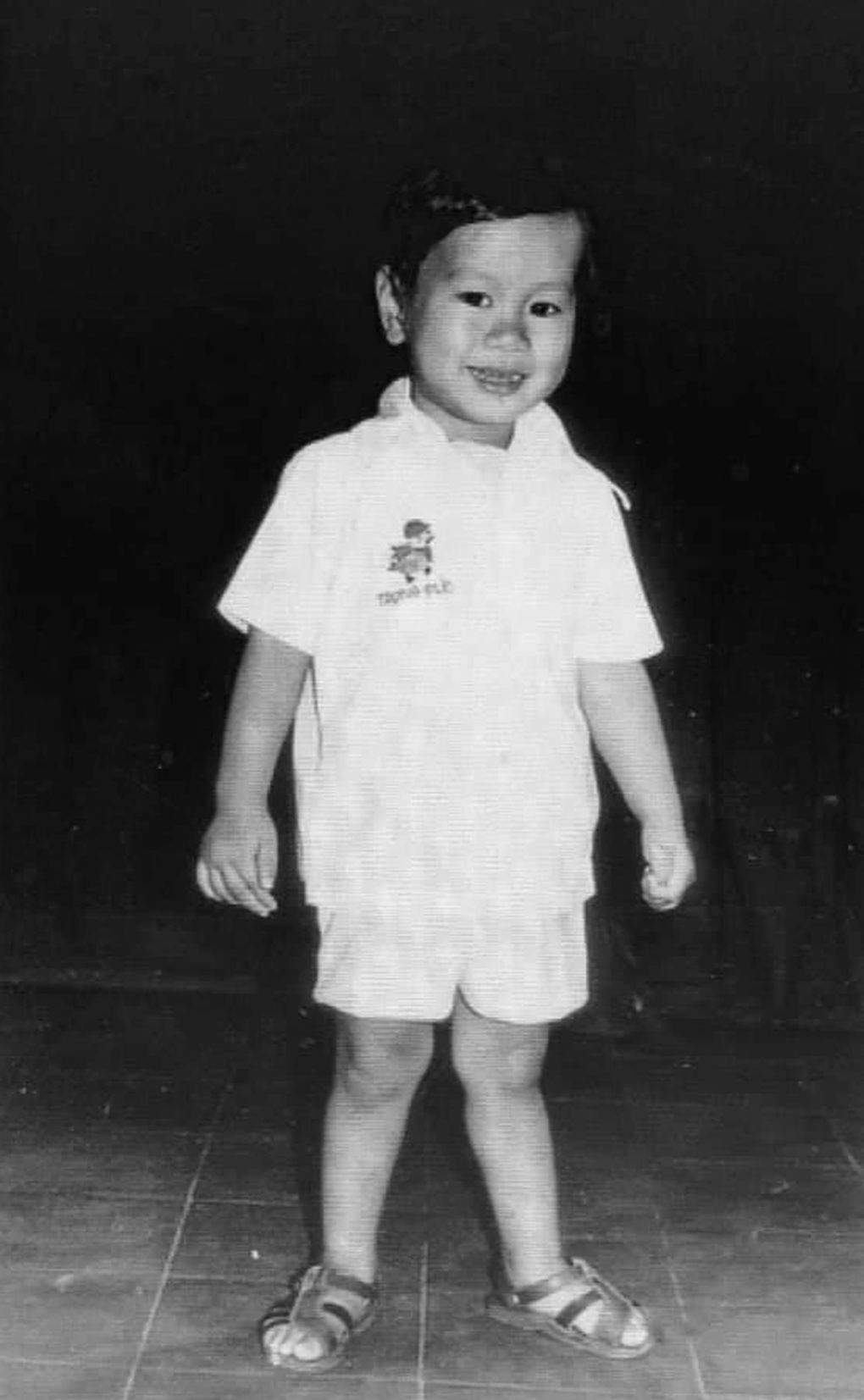 Cha nuôi qua đời mang theo bí mật, anh kỹ sư mòn mỏi tìm mẹ với 1 bức ảnh - 1 Cha nuôi qua đời mang theo bí mật, anh kỹ sư mòn mỏi tìm mẹ với 1 bức ảnh - 1