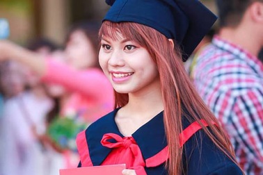 Đằng sau bức hình đẹp “cô gái một chân tự sướng”