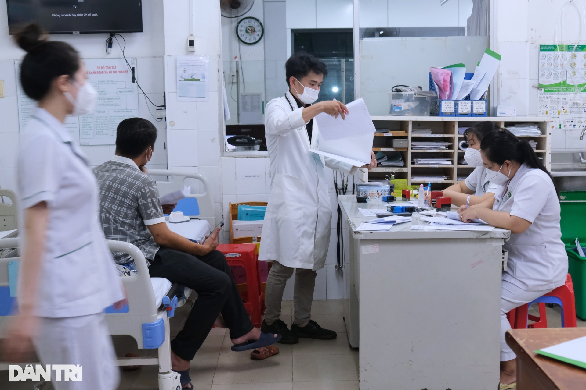 Bác sĩ bật mí thỏa thuận ngầm để kiếm thêm thu nhập - 2 Bác sĩ bật mí thỏa thuận ngầm để kiếm thêm thu nhập - 2