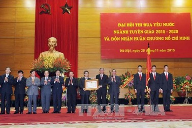 Ban Tuyên giáo Trung ương đón nhận Huân chương Hồ Chí Minh