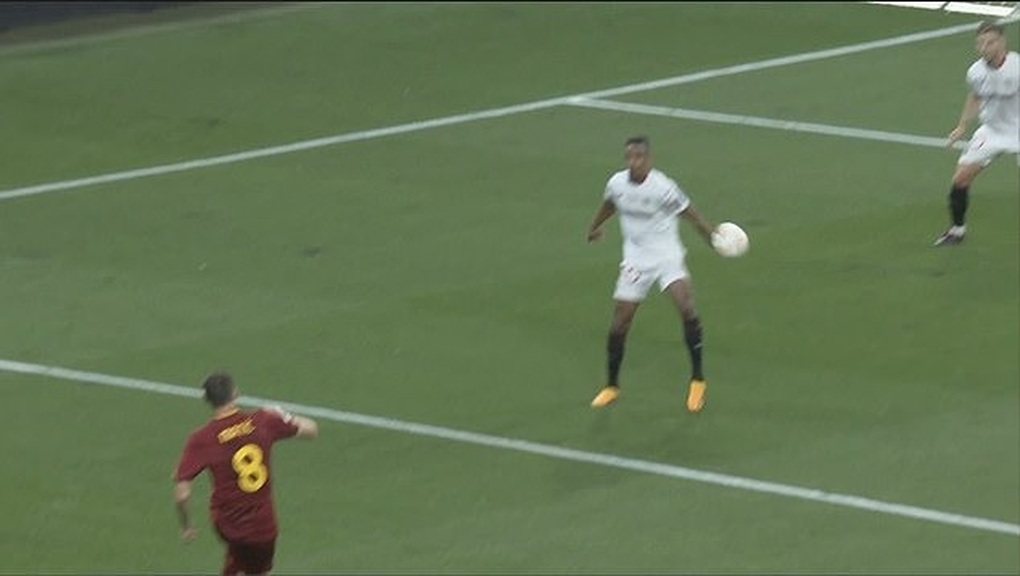 HLV Mourinho tức giận, chỉ trích nặng nề trọng tài khi AS Roma thất bại - 3 HLV Mourinho tức giận, chỉ trích nặng nề trọng tài khi AS Roma thất bại - 3