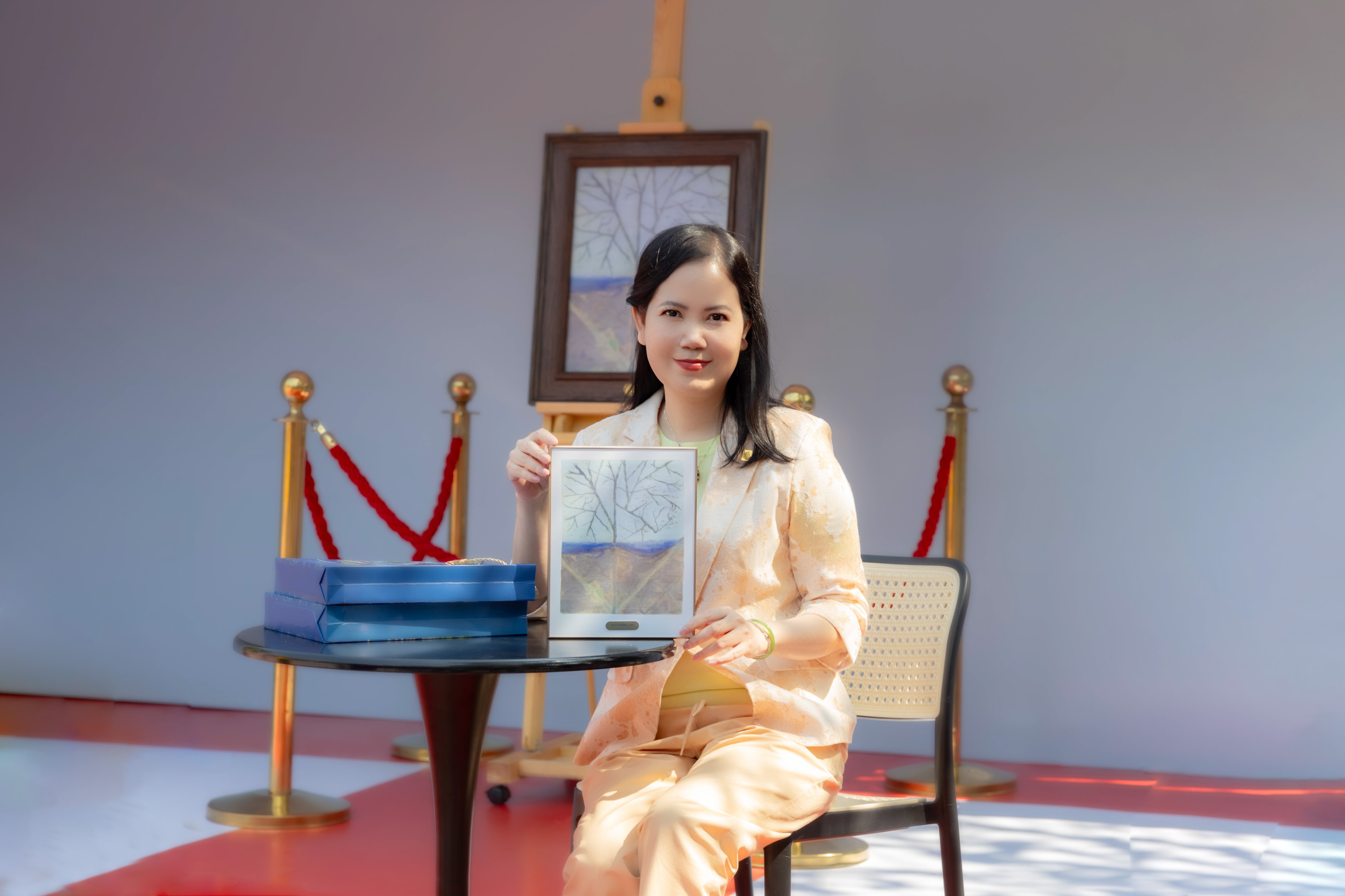 ວາງສະແດງຮູບແຕ້ມ “ແກະໃນອະນາຄົດ” ທີ່ງານມະໂຫລານຮູບເງົາສາກົນຮ່າໂນ້ຍ - 1 Trưng bày bản sao bức tranh Vỏ tương lai tại LHP Quốc tế Hà Nội - 1